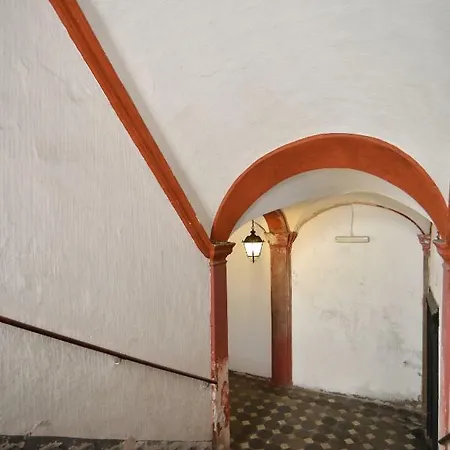 Palazzo D'aste Альбенга